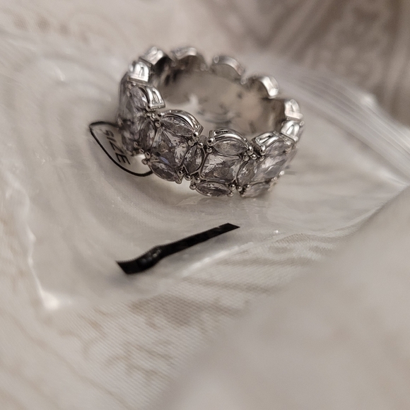Women's size 8 cubic zirconia ring - stainless steel - Picture 3 of 5